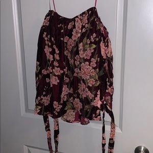 Cute off the shoulder - velvet